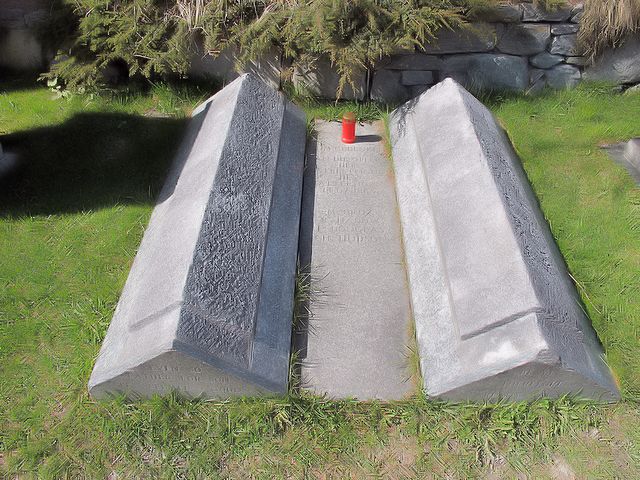 Zermatt Mountaineers Cemetery: Croz, Douglas, Hudson & Hadow - Matterhorn descent 1865 Croz, Douglas, Hudson & Hadow - Matterhorn descent 1865